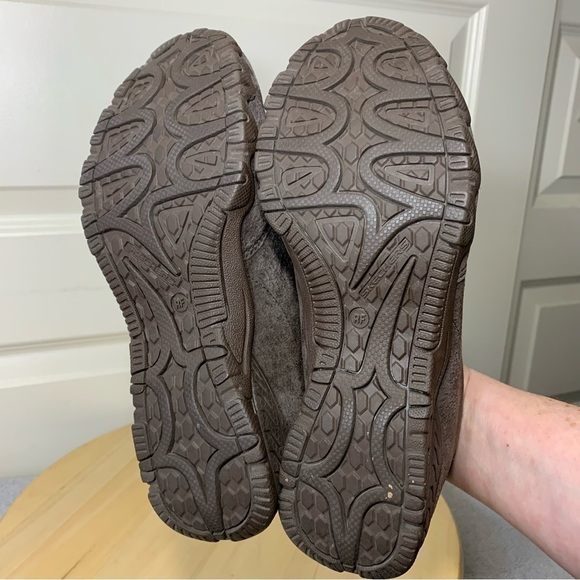 SKECHERS outdoor active brown slip on shoes suede comfort memory foam walking 7 - Picture 8 of 14